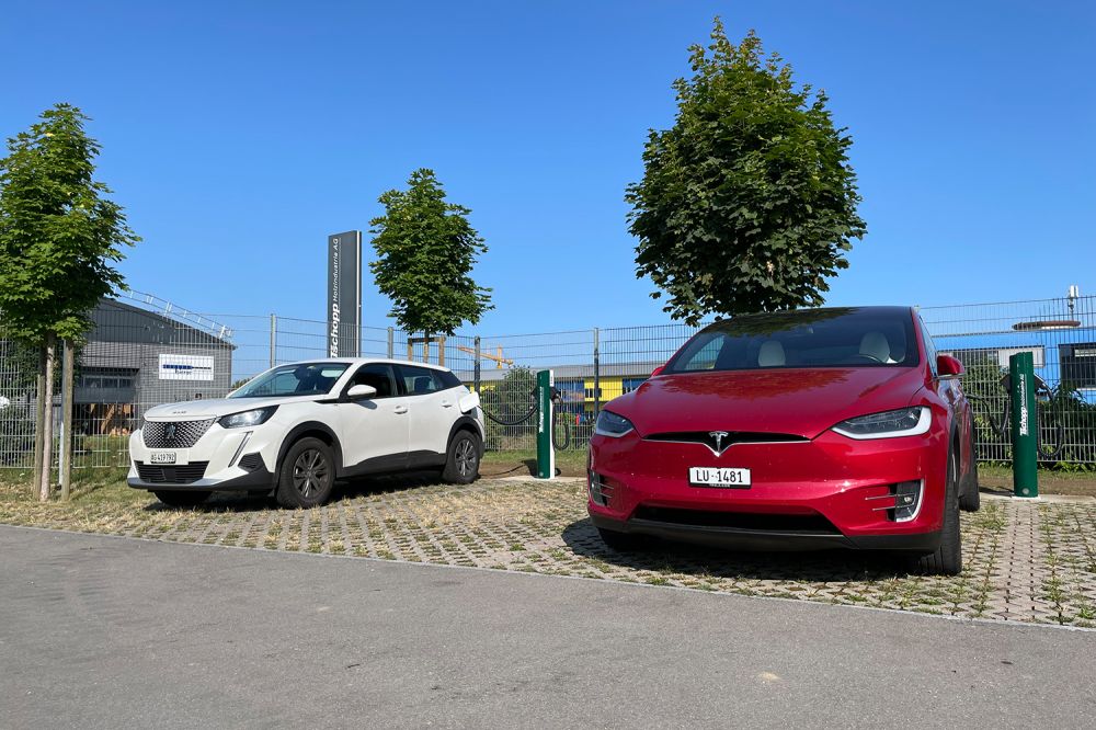 Partino_Tschopp Holzindustrie_Ladesäulen